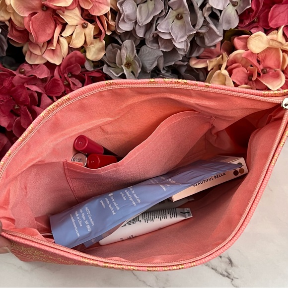 Coral Pink & Metallic Gold Pineapple Makeup Cosmetic Wristlet Clutch Bag - Picture 9 of 10